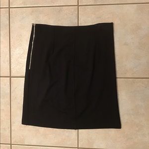 ✨✨ “Part Two” Black Skirt w/ Metal Zipper 31” Waist ✨✨